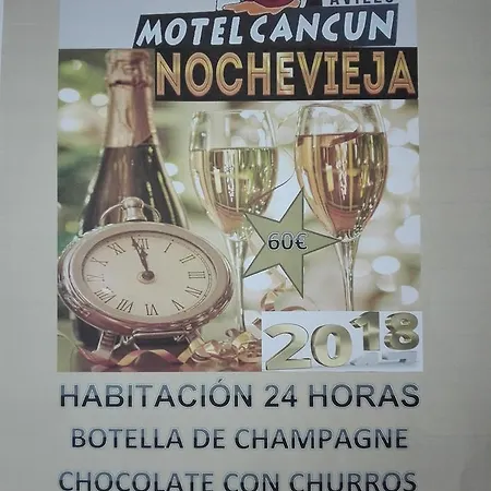 Cancun Aviles 모텔 2*